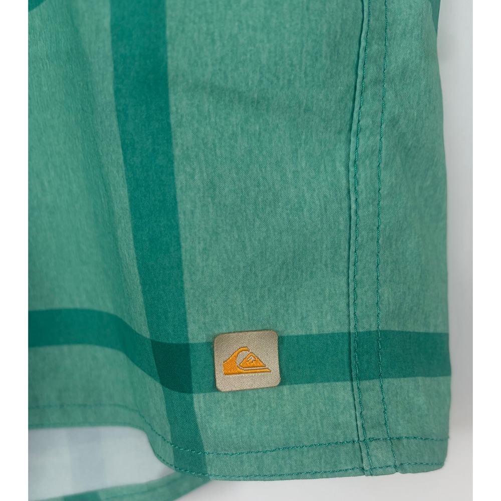 Quiksilver Waterman Collection Mens Green Plaid Board Shorts Cargo Size 38 - Picture 4 of 10